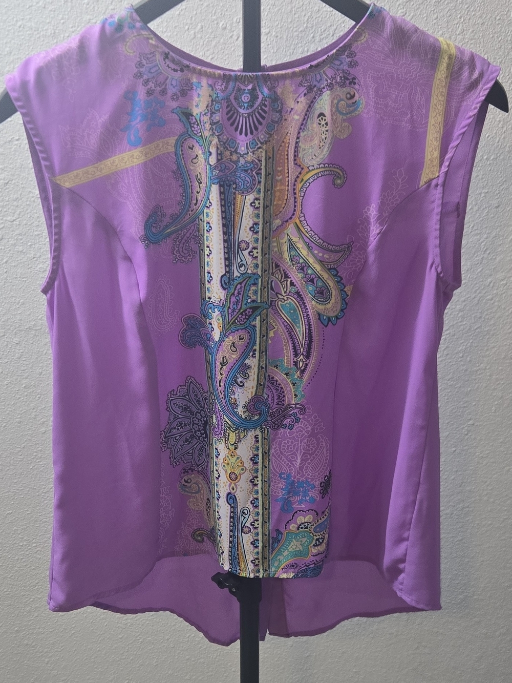 New York & Company Lavender Paisley Sleeveless Blouse